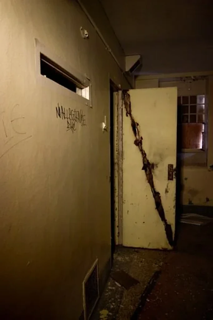 the-old-scp-106-door-image-was-of-a-seclusion-room-in-the-v0-zlafmowvjpqb1 preview